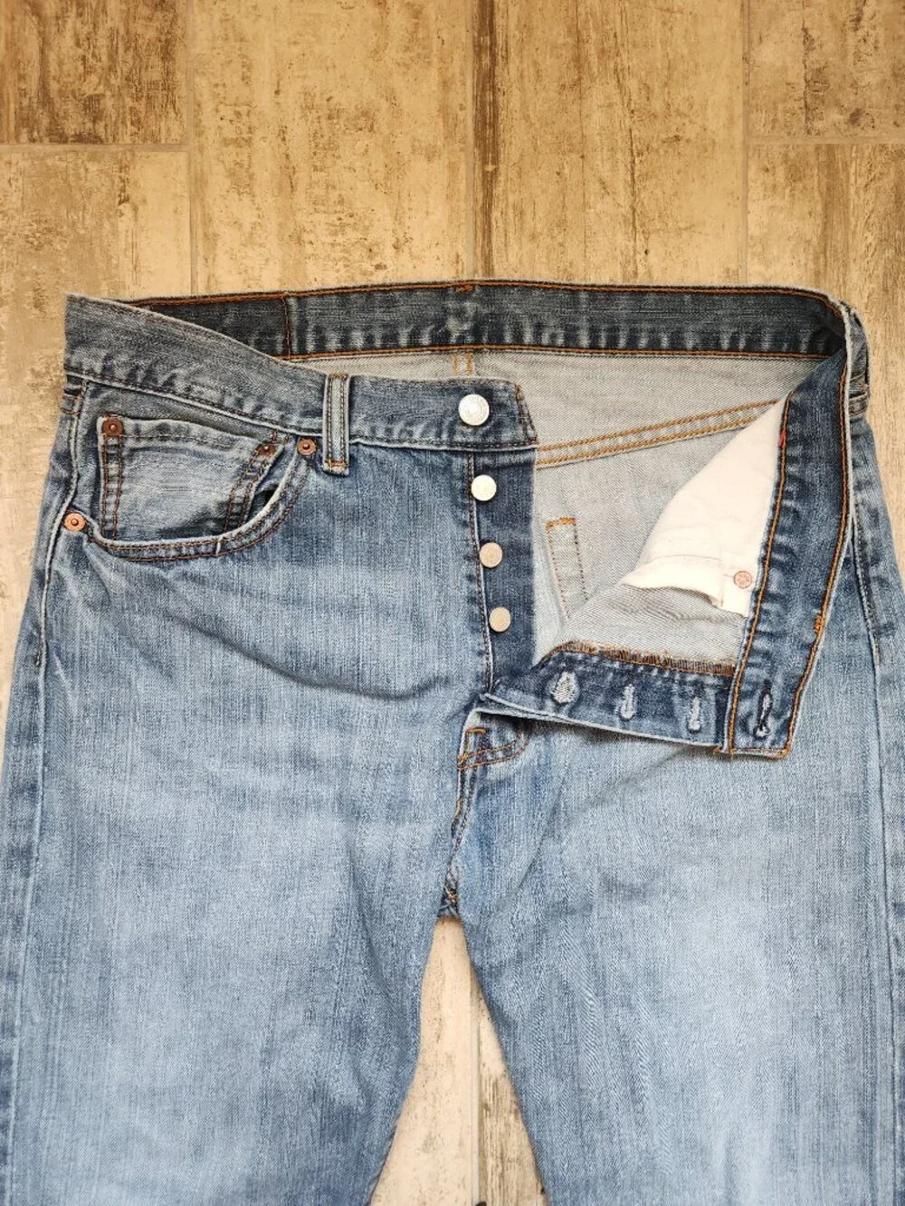 Levi's 501 Original Fit Button Fly Medium Wash Distressed Denim Jeans 33x30